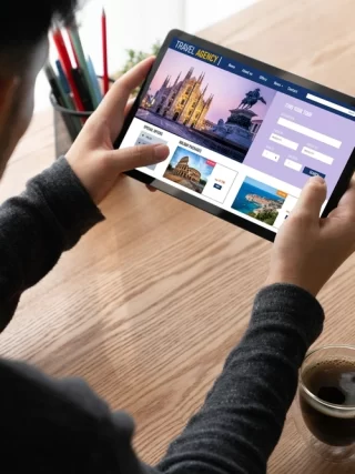 Maximize Footwear Savings: Outlet Deals, Loyalty Programs & Year-Round Discounts